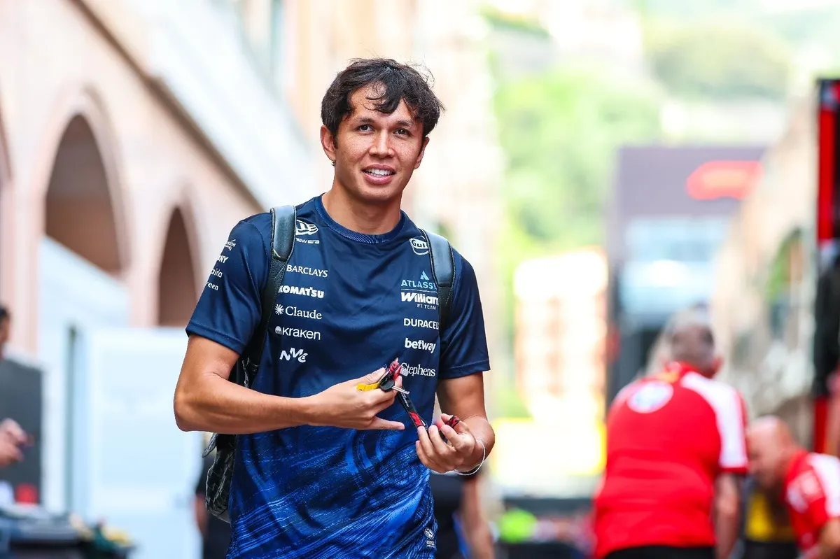 Alex Albon details hilarious Sardinia run-in with Max Verstappen