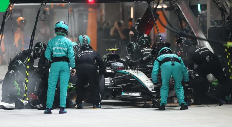 Mercedes: “We had people who hadn’t done a live pitstop for 15 years” in Singapore GP