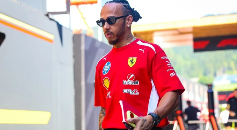 Lewis Hamilton welcomes new puppy Halo during F1 summer break