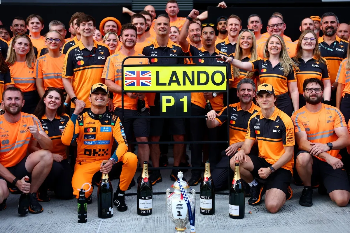 Oscar Piastri, McLaren, Andrea Stella, McLaren, Lando Norris, McLaren
