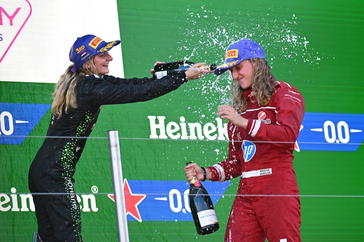Podium: Doriane Pin, PREMA Racing, Maya Weug, MP Motorsport